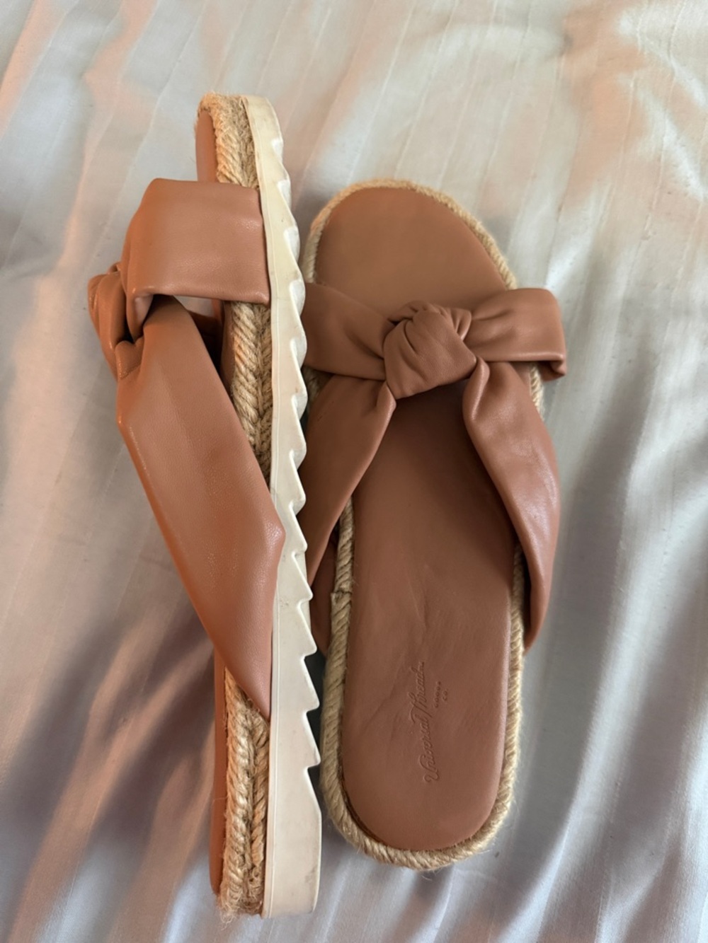 Universal Thread Knot-Top Slide Sandals in Tan Brown